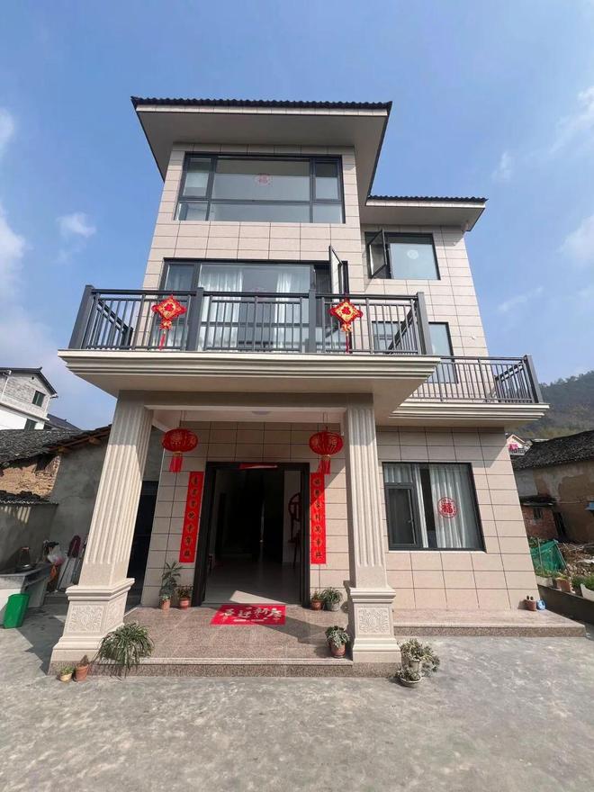 建房子。虽然平平无奇住着却超温馨！尊龙凯时网浙江姑娘花50万回农村自(图6)