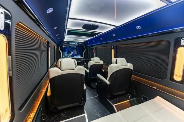 佳华汽车销售有限公司汽车发烧改装尊龙凯时app红旗国悦北京中汽(图2) 佳华汽车销售有限公司汽车发烧改装尊龙凯时app红旗国悦北京中汽(图2)